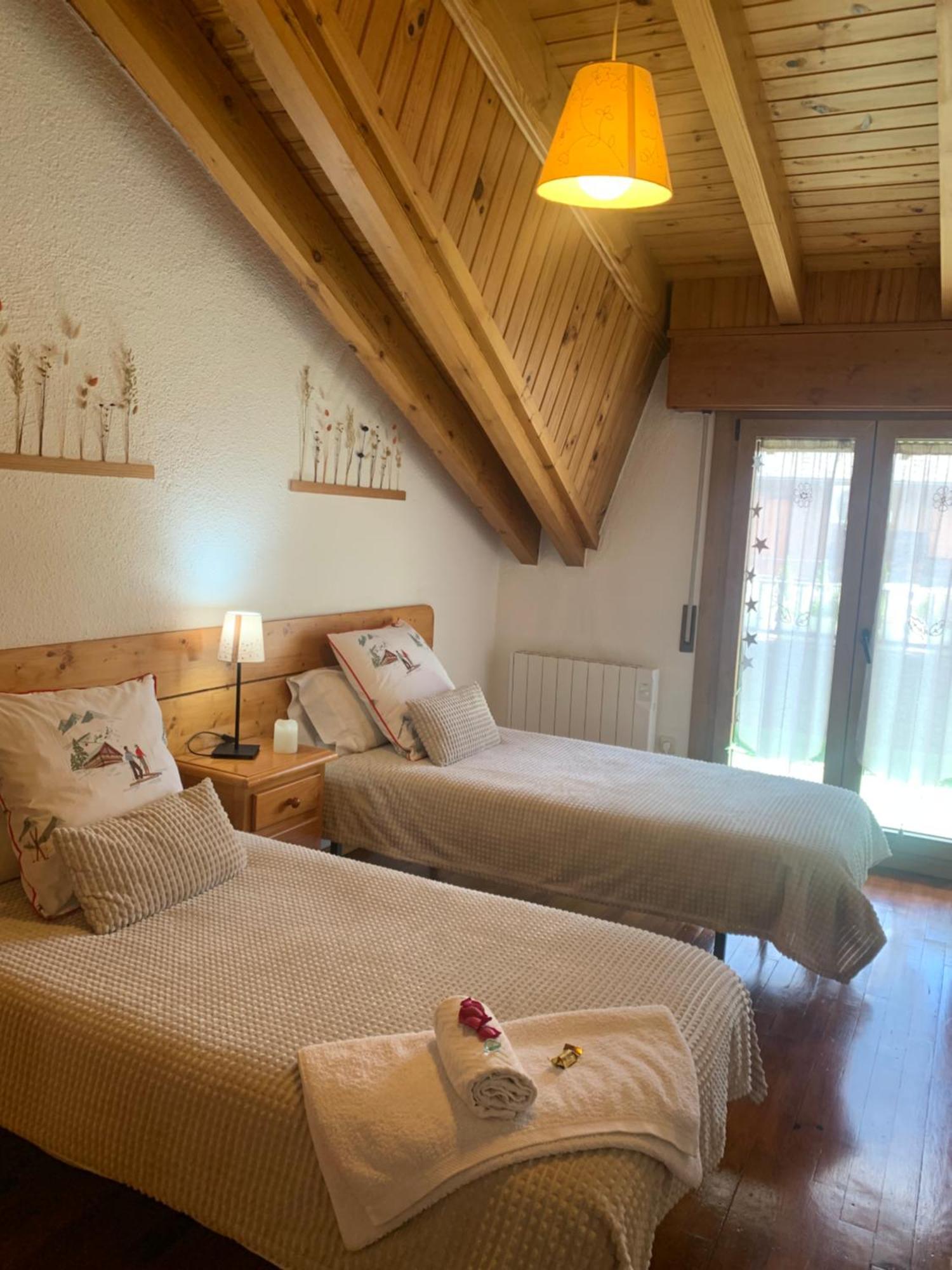 Apartmán Atico Con Encanto En Bellver De Cerdanya Exteriér fotografie