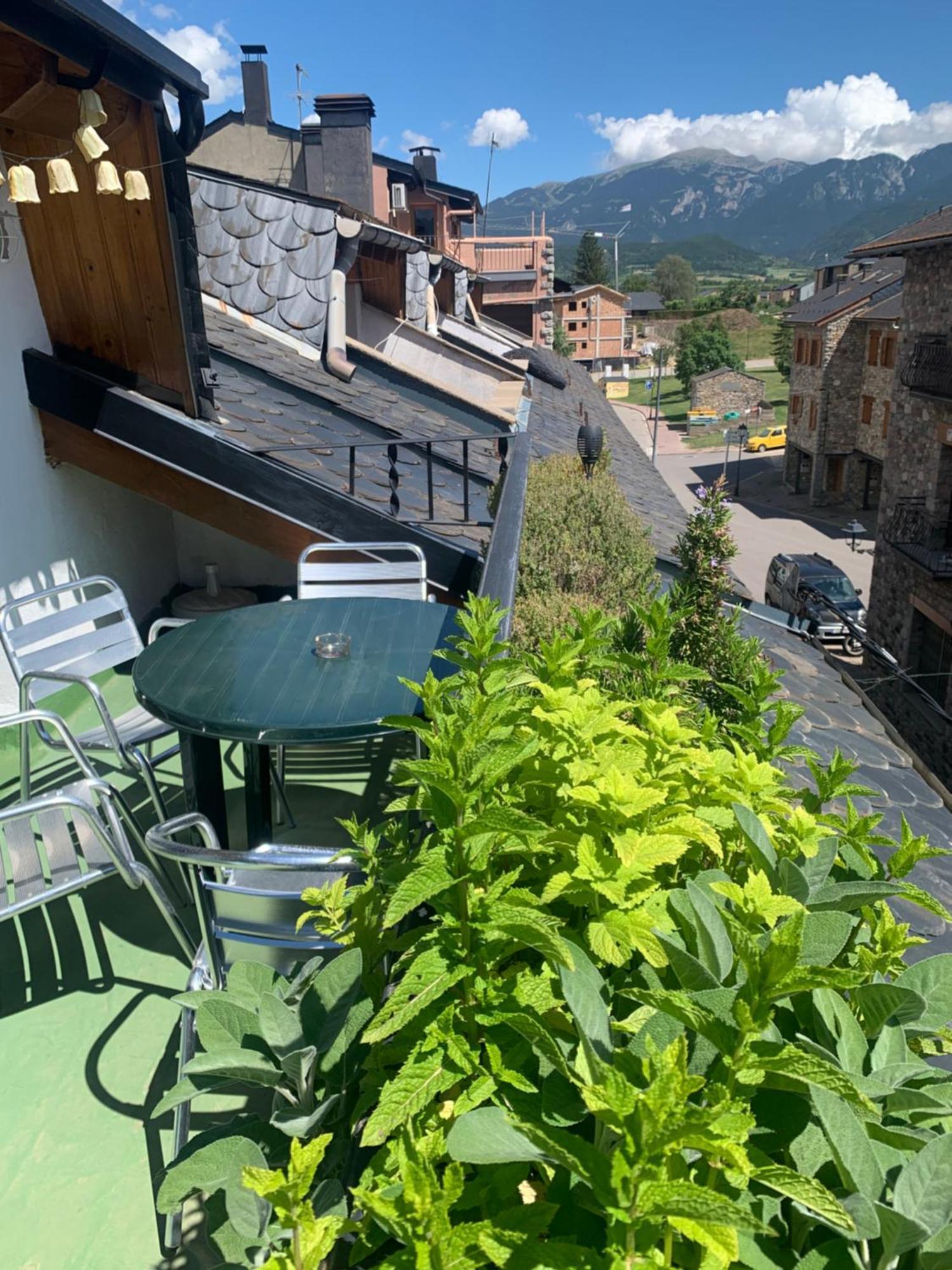 Apartmán Atico Con Encanto En Bellver De Cerdanya Exteriér fotografie