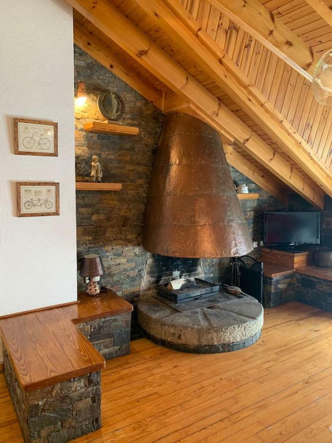 Apartmán Atico Con Encanto En Bellver De Cerdanya Exteriér fotografie