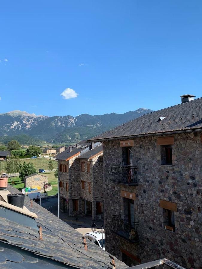 Apartmán Atico Con Encanto En Bellver De Cerdanya Exteriér fotografie